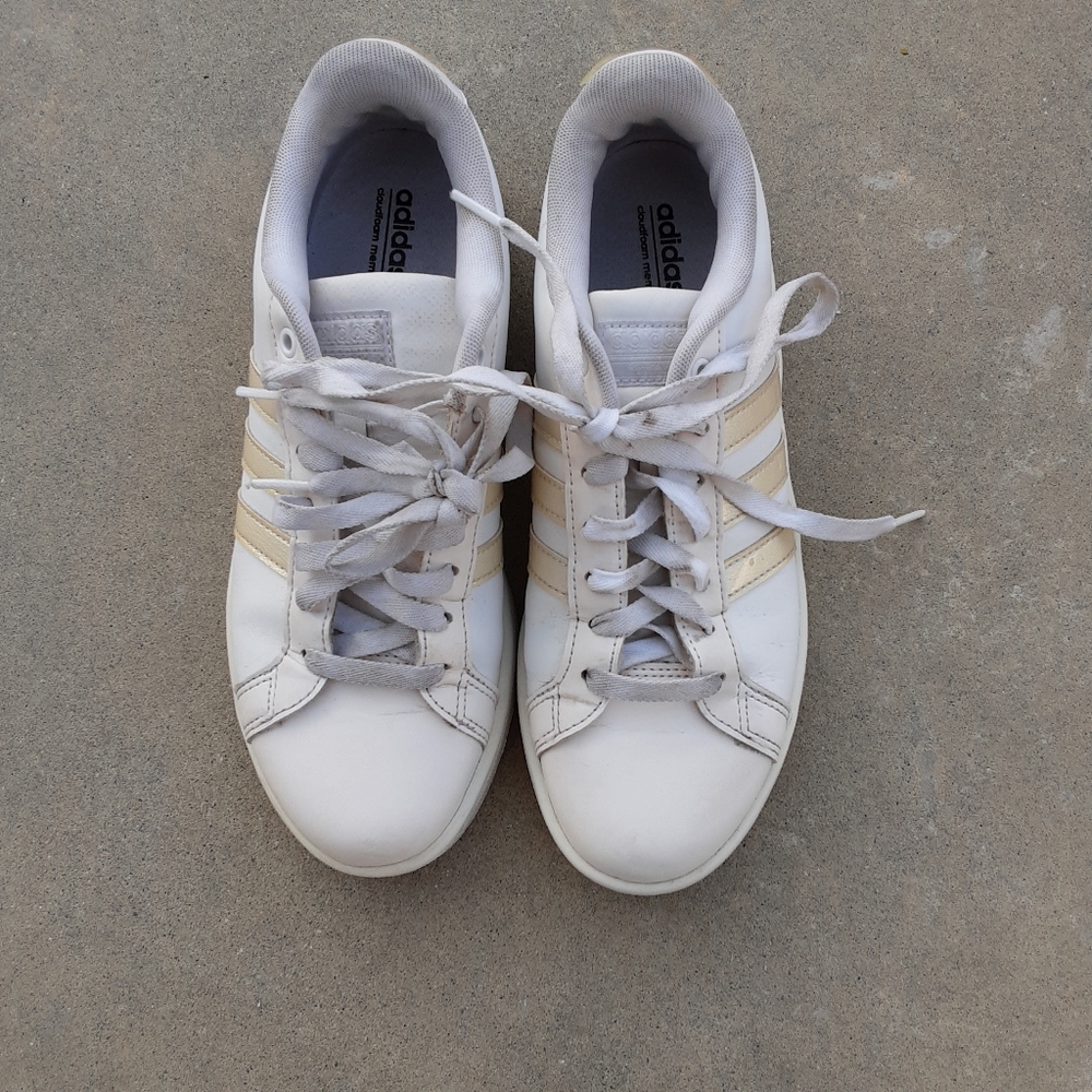 Womens Adidas NeoCloud Sneakers~Sz 8~White w/pearl toned stripes